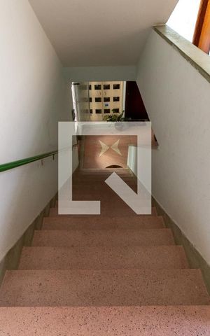 Apartamento à venda com 75m², 2 quartos e sem vagaÁrea Comum - Escada