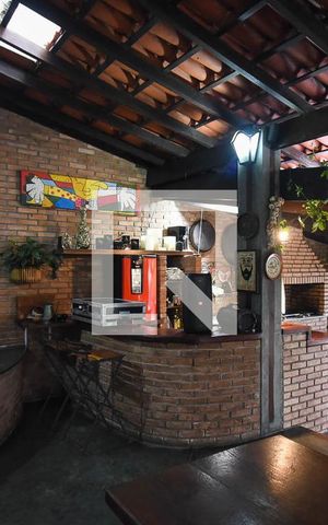 Casa para alugar com 600m², 4 quartos e 3 vagas Casa para alugar com 600m², 4 quartos e 3 vagasVaranda