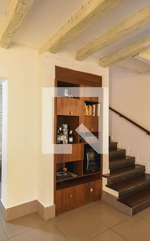 Casa para alugar com 600m², 4 quartos e 3 vagas Casa para alugar com 600m², 4 quartos e 3 vagasSala de tv