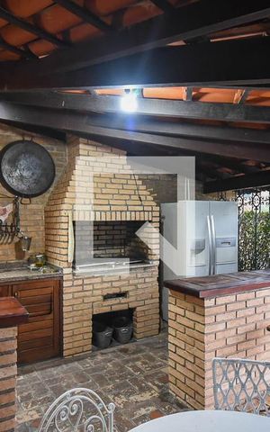 Casa para alugar com 600m², 4 quartos e 3 vagas Casa para alugar com 600m², 4 quartos e 3 vagasVaranda