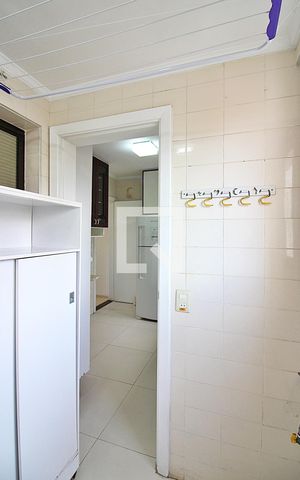 Apartamento à venda com 80m², 3 quartos e 1 vagaÁrea de Serviço