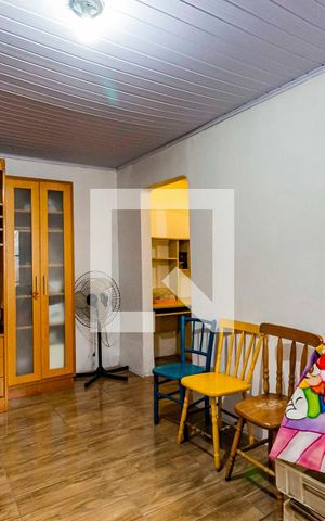 Casa à venda com 187m², 4 quartos e sem vaga Casa à venda com 187m², 4 quartos e sem vagaSala casa 2