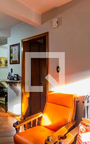 Casa à venda com 187m², 4 quartos e sem vaga Casa à venda com 187m², 4 quartos e sem vagaSala 2 casa 1