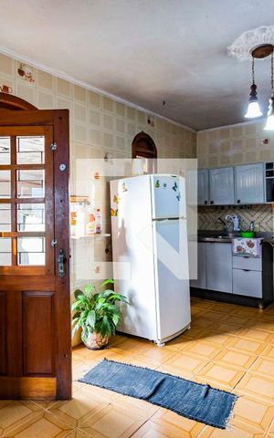 Casa à venda com 187m², 4 quartos e sem vaga Casa à venda com 187m², 4 quartos e sem vagaCozinha casa 1