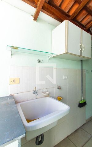 Casa de condomínio para alugar com 85m², 2 quartos e 2 vagas Casa de condomínio para alugar com 85m², 2 quartos e 2 vagasÁrea de Serviço