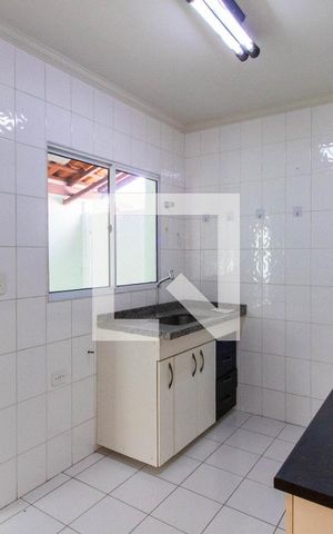 Casa de condomínio para alugar com 85m², 2 quartos e 2 vagas Casa de condomínio para alugar com 85m², 2 quartos e 2 vagasCozinha