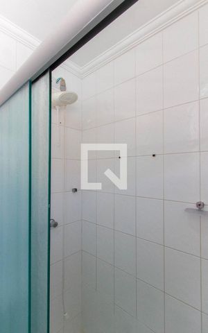 Casa de condomínio para alugar com 85m², 2 quartos e 2 vagas Casa de condomínio para alugar com 85m², 2 quartos e 2 vagasBanheiro