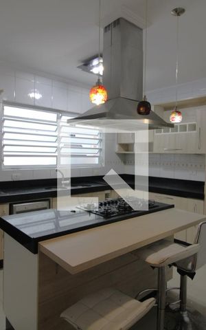 Casa à venda com 158m², 3 quartos e 3 vagasCozinha