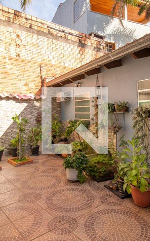 Casa de condomínio à venda com 357m², 3 quartos e 1 vaga Casa de condomínio à venda com 357m², 3 quartos e 1 vagaGaragem
