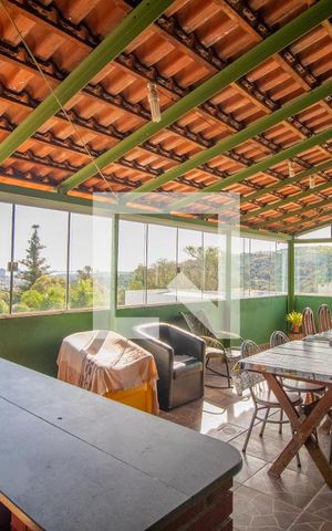 Casa de condomínio à venda com 357m², 3 quartos e 1 vaga Casa de condomínio à venda com 357m², 3 quartos e 1 vagaChurrasqueira