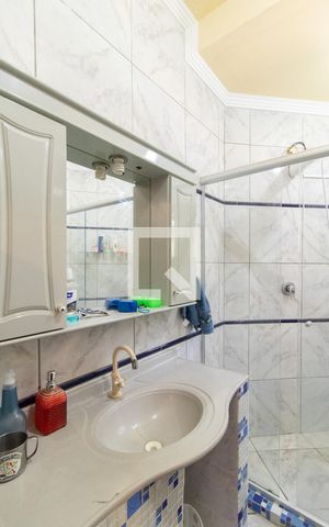 Casa de condomínio à venda com 357m², 3 quartos e 1 vaga Casa de condomínio à venda com 357m², 3 quartos e 1 vagaBanheiro