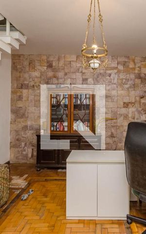 Casa à venda com 248m², 4 quartos e 4 vagas Casa à venda com 248m², 4 quartos e 4 vagasSala piso inferior