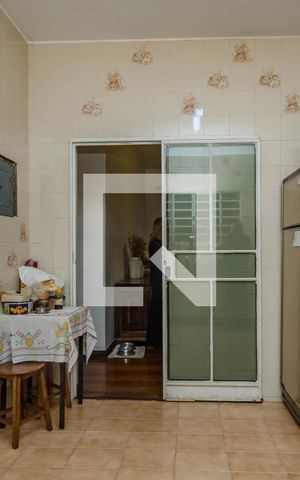 Casa à venda com 248m², 4 quartos e 4 vagas Casa à venda com 248m², 4 quartos e 4 vagasCozinha