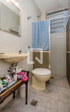 Casa à venda com 248m², 4 quartos e 4 vagas Casa à venda com 248m², 4 quartos e 4 vagasBanheiro Social piso inferior