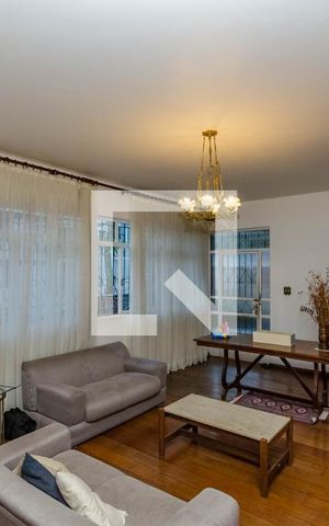 Casa à venda com 248m², 4 quartos e 4 vagas Casa à venda com 248m², 4 quartos e 4 vagasSala 1