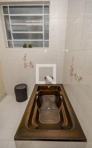 Casa à venda com 248m², 4 quartos e 4 vagas Casa à venda com 248m², 4 quartos e 4 vagasBanheiro Social