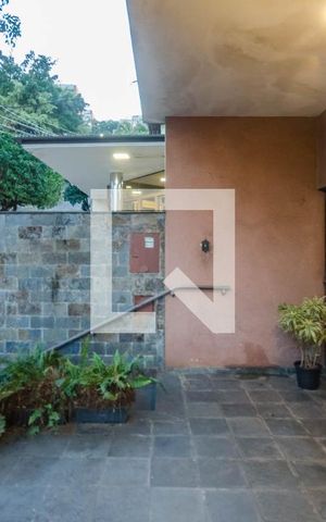 Casa à venda com 248m², 4 quartos e 4 vagas Casa à venda com 248m², 4 quartos e 4 vagasVaranda da Sala 1