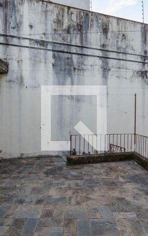 Casa à venda com 248m², 4 quartos e 4 vagas Casa à venda com 248m², 4 quartos e 4 vagasQuintal