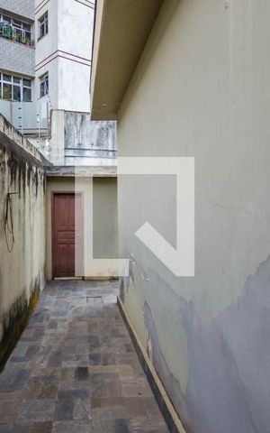 Casa à venda com 248m², 4 quartos e 4 vagas Casa à venda com 248m², 4 quartos e 4 vagasQuintal