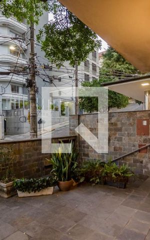 Casa à venda com 248m², 4 quartos e 4 vagas Casa à venda com 248m², 4 quartos e 4 vagasVaranda da Sala 1