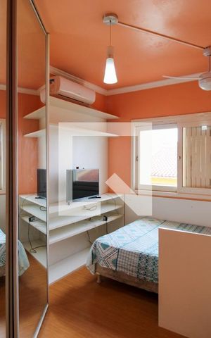 Casa à venda com 310m², 4 quartos e 4 vagas Casa à venda com 310m², 4 quartos e 4 vagasQuarto 2