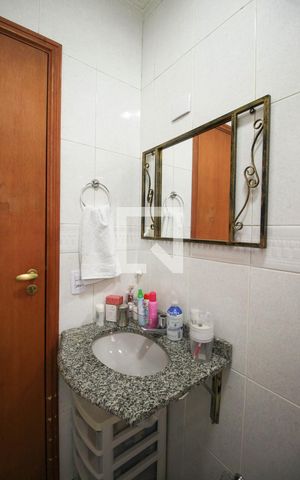 Casa à venda com 138m², 3 quartos e 2 vagas Casa à venda com 138m², 3 quartos e 2 vagasBanheiro da Suíte