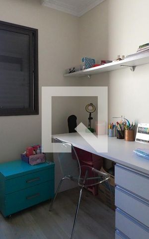 Apartamento à venda com 240m², 4 quartos e 3 vagasQuarto 2