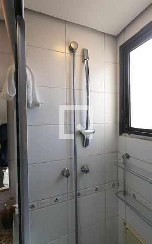 Apartamento à venda com 240m², 4 quartos e 3 vagasBanheiro 1
