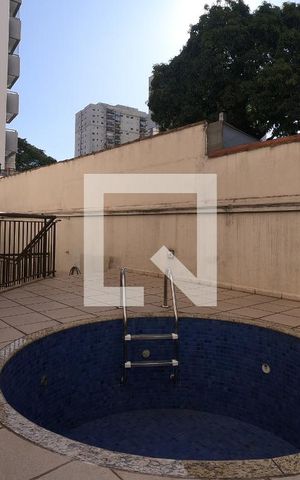 Apartamento à venda com 240m², 4 quartos e 3 vagasÁrea comum - Piscina
