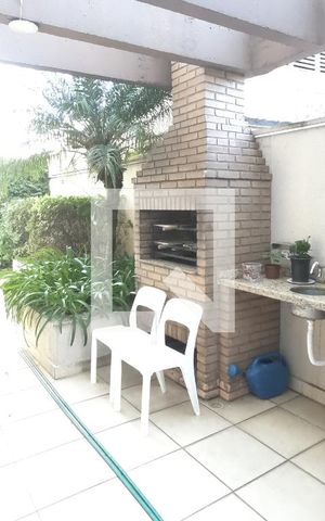 Apartamento à venda com 240m², 4 quartos e 3 vagasÁrea comum - Churrasqueira