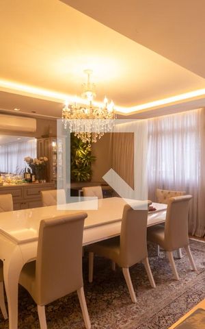 Apartamento à venda com 300m², 3 quartos e 3 vagas Apartamento à venda com 300m², 3 quartos e 3 vagasSala