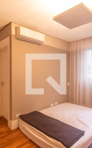 Apartamento à venda com 300m², 3 quartos e 3 vagas Apartamento à venda com 300m², 3 quartos e 3 vagasSuíte 3