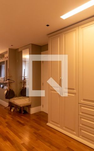 Apartamento à venda com 300m², 3 quartos e 3 vagas Apartamento à venda com 300m², 3 quartos e 3 vagasSuíte 1