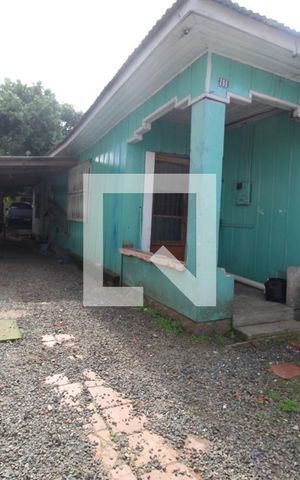 Casa para alugar com 350m², 4 quartos e 3 vagascasa da frente 