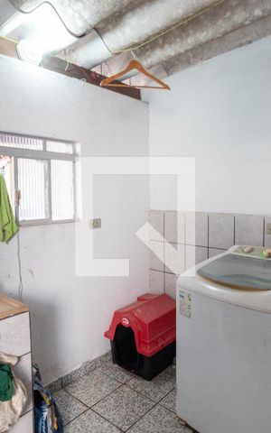 Casa à venda com 120m², 5 quartos e 1 vaga Casa à venda com 120m², 5 quartos e 1 vagaLavanderia