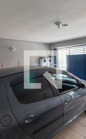 Casa à venda com 120m², 5 quartos e 1 vaga Casa à venda com 120m², 5 quartos e 1 vagaGaragem