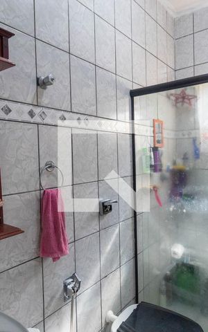 Casa à venda com 120m², 5 quartos e 1 vaga Casa à venda com 120m², 5 quartos e 1 vagaBanheiro