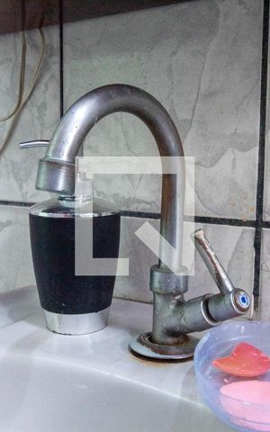 Casa à venda com 120m², 5 quartos e 1 vaga Casa à venda com 120m², 5 quartos e 1 vagaBanheiro - torneira