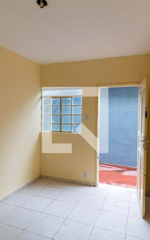 Casa à venda com 200m², 3 quartos e 2 vagasSala