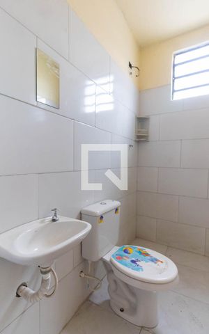 Casa à venda com 200m², 3 quartos e 2 vagasBanheiro da Suíte 1