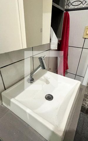 Casa à venda com 300m², 3 quartos e 2 vagas Casa à venda com 300m², 3 quartos e 2 vagasBanheiro Corredor