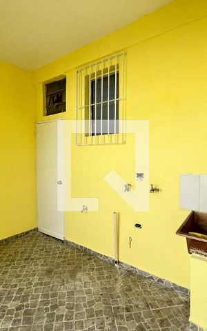 Casa à venda com 300m², 3 quartos e 2 vagas Casa à venda com 300m², 3 quartos e 2 vagasÁrea de Serviço