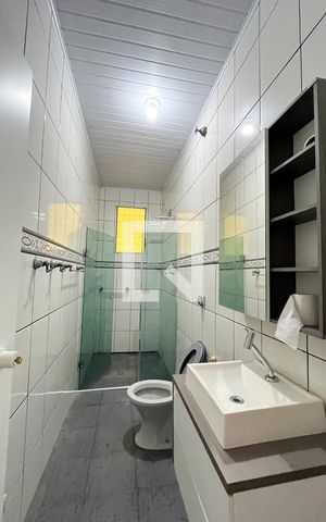Casa à venda com 300m², 3 quartos e 2 vagas Casa à venda com 300m², 3 quartos e 2 vagasBanheiro Corredor