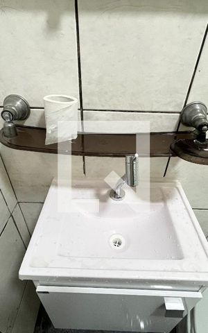 Casa à venda com 300m², 3 quartos e 2 vagas Casa à venda com 300m², 3 quartos e 2 vagasBanheiro da Suíte