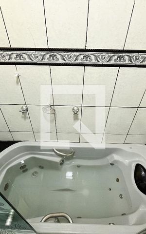 Casa à venda com 300m², 3 quartos e 2 vagas Casa à venda com 300m², 3 quartos e 2 vagasBanheiro da Suíte