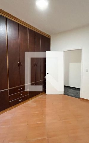 Casa à venda com 300m², 3 quartos e 2 vagas Casa à venda com 300m², 3 quartos e 2 vagasQuarto 2