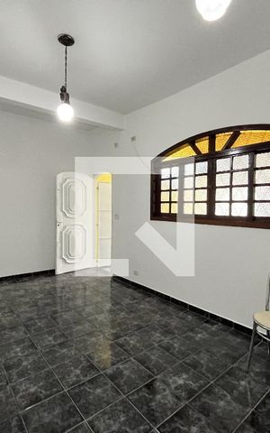 Casa à venda com 300m², 3 quartos e 2 vagas Casa à venda com 300m², 3 quartos e 2 vagasSala