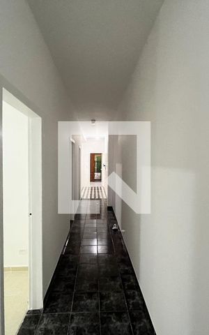 Casa à venda com 300m², 3 quartos e 2 vagas Casa à venda com 300m², 3 quartos e 2 vagasCorredor