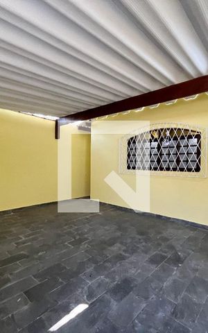 Casa à venda com 300m², 3 quartos e 2 vagas Casa à venda com 300m², 3 quartos e 2 vagasGaragem
