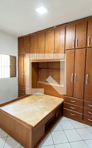 Casa à venda com 300m², 3 quartos e 2 vagas Casa à venda com 300m², 3 quartos e 2 vagasSuite